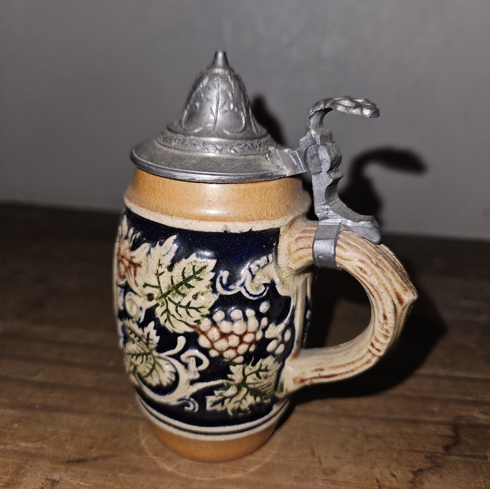 German Flip Top Mini Beer Stein 4.5 In Tall Hand Crafted/painted! - Picture 4 of 5